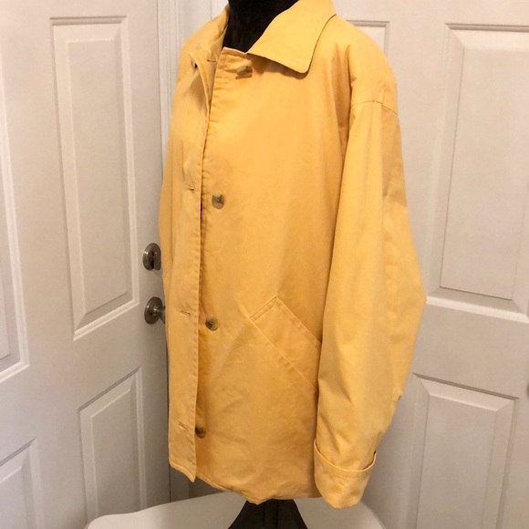 Saks Fifth Avenue petite medium yellow coat. - Picture 2 of 3